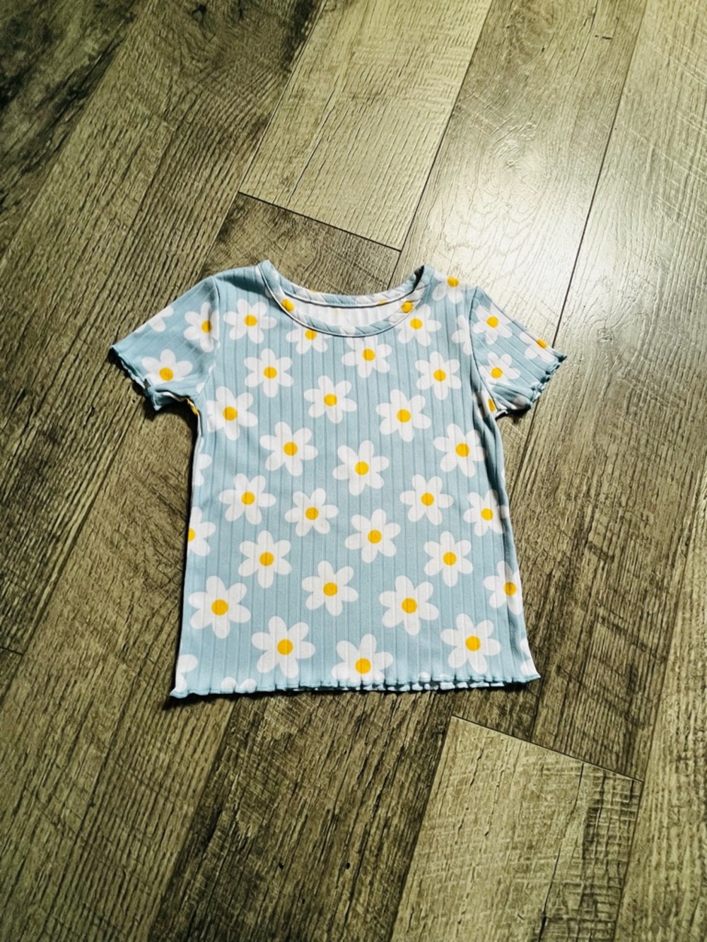 Tahari Light Blue Daisy Ribbed Tee
